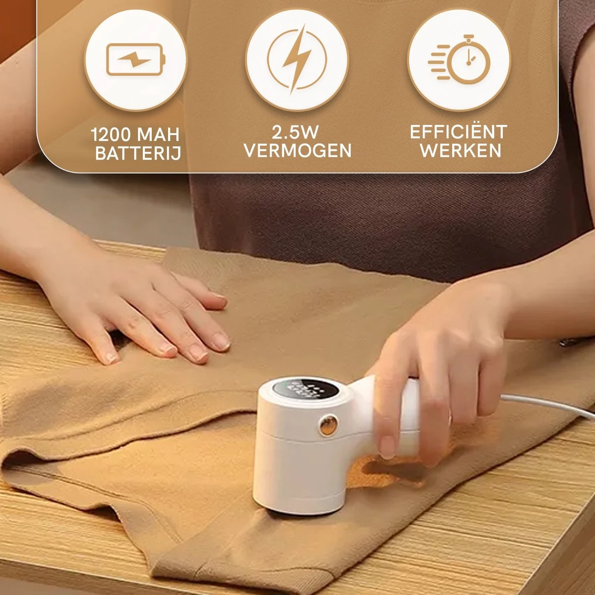 Undicat Pluizenverwijderaar – Oplaadbaar-Draadloss- Extra Borstelset– Kledingontpluizer – Sterk Zuigsysteem – Pluisverwijderaar -Wit– Draagbare Lint Remover– Digitale Power Scherm-3 Standen- - Image 2