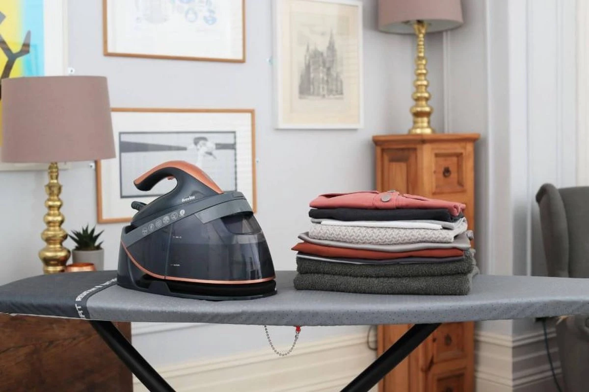 Breville Stoomstrijkijzer Met Stoomgenerator - Iron - Keramische Zoolplaat - Uitneembaar Waterreservoir - Image 3